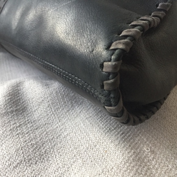 Unique two-tone leather handbag - Picture 5 of 7